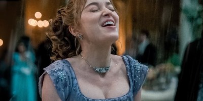 Phoebe Dynevor as Daphne Bridgerton in the waltz scene